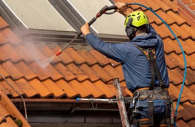 Démoussage et hydrofuge de toiture à Attricourt
